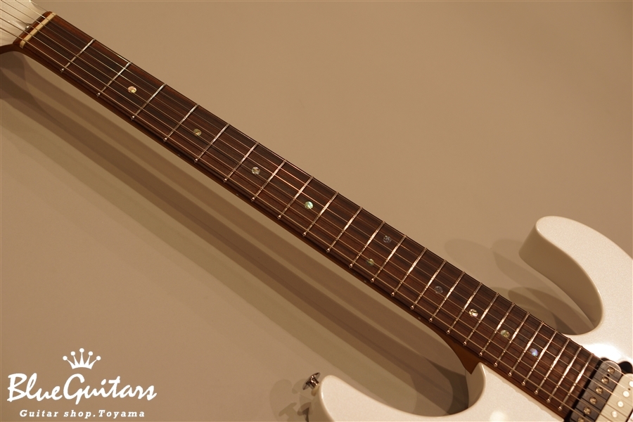 Suhr Modern Custom - Lexus Pearl Metallic w/Abalon Logo&Dot | Blue