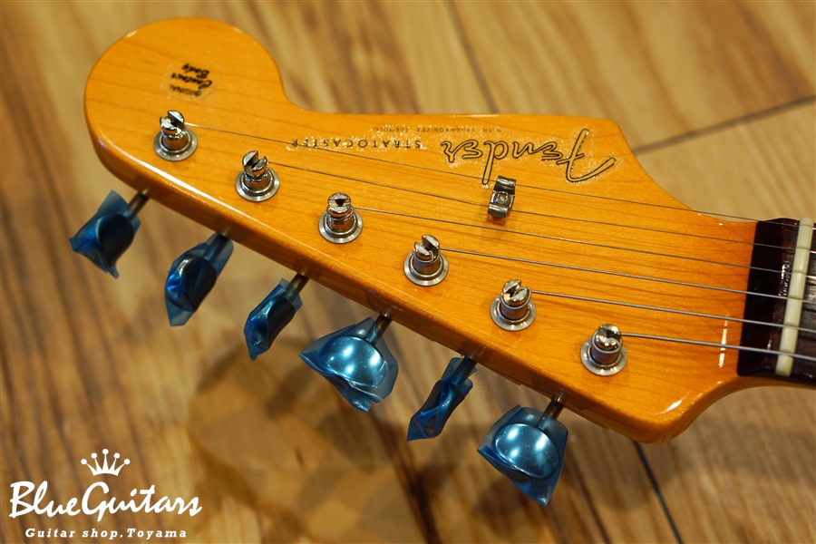 Fender USA American Vintage 1962 STRATOCASTER - 3 Color Sunburst