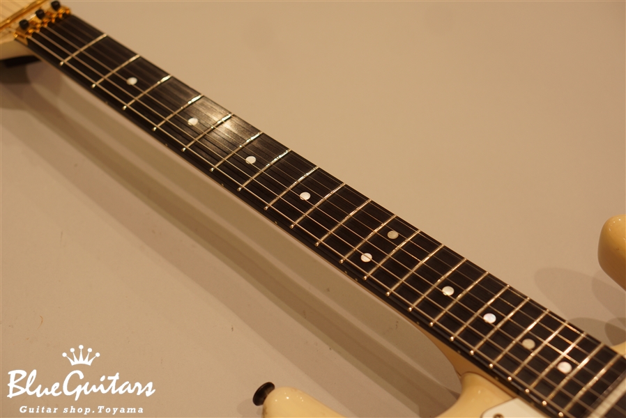 Valley Arts M Series SSH Ebony | Blue Guitars Online Store