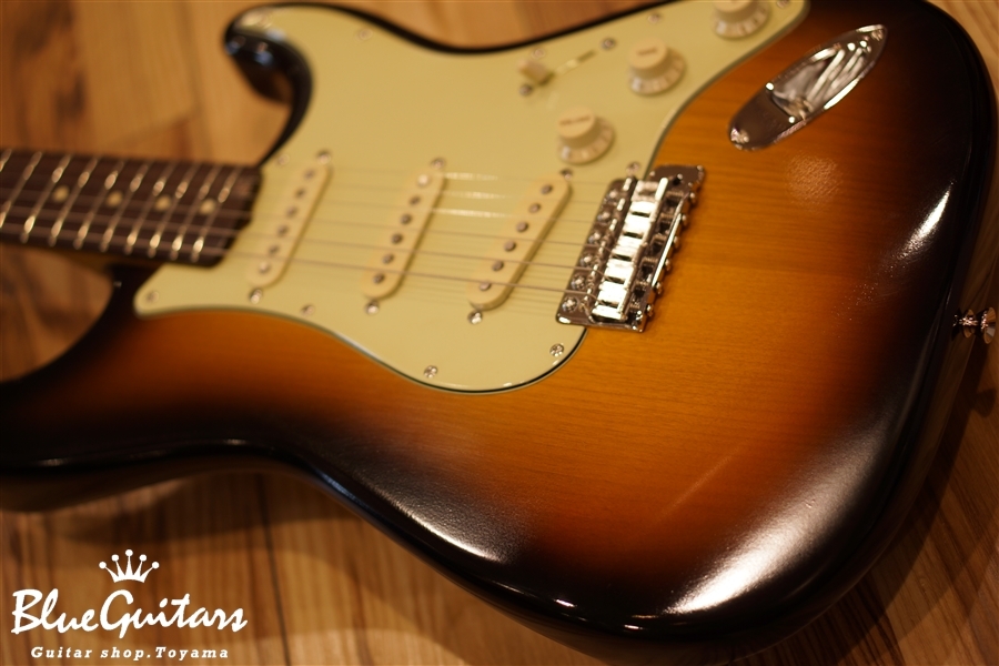 g7-ST Type1 - Faded 3-Tone Sunburst