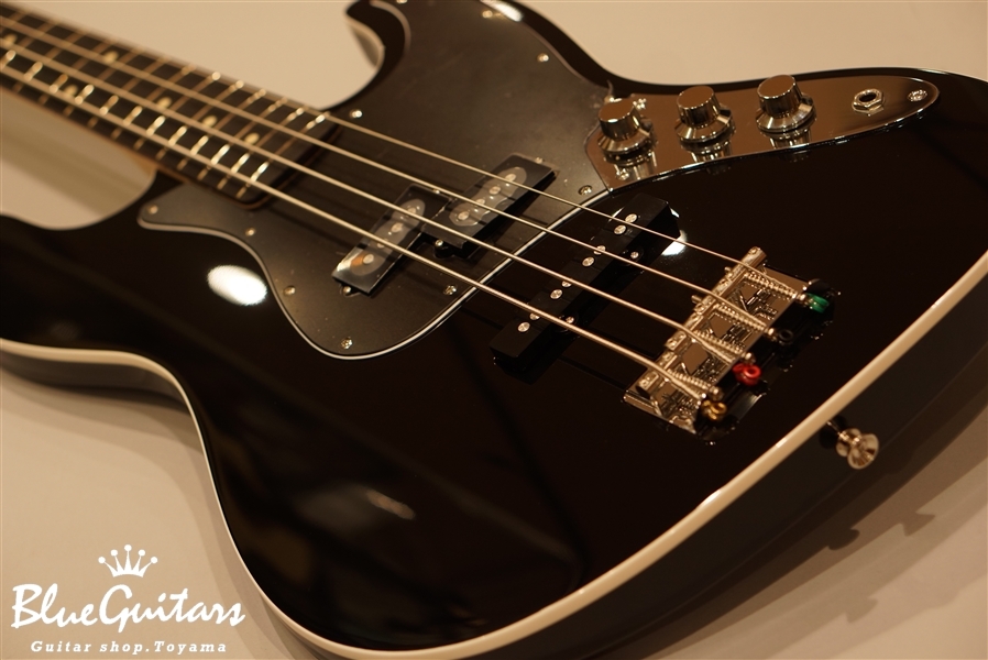 Fender - Japan Exclusive Aerodyne Jazz Bass - Black | Blue Guitars