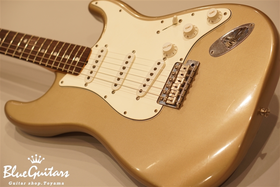 Fender Custom Shop Master Built 1966 Stratocaster Closet Classic Shoreline  Gold by Dennis Galuszka | Blue Guitars Online Store