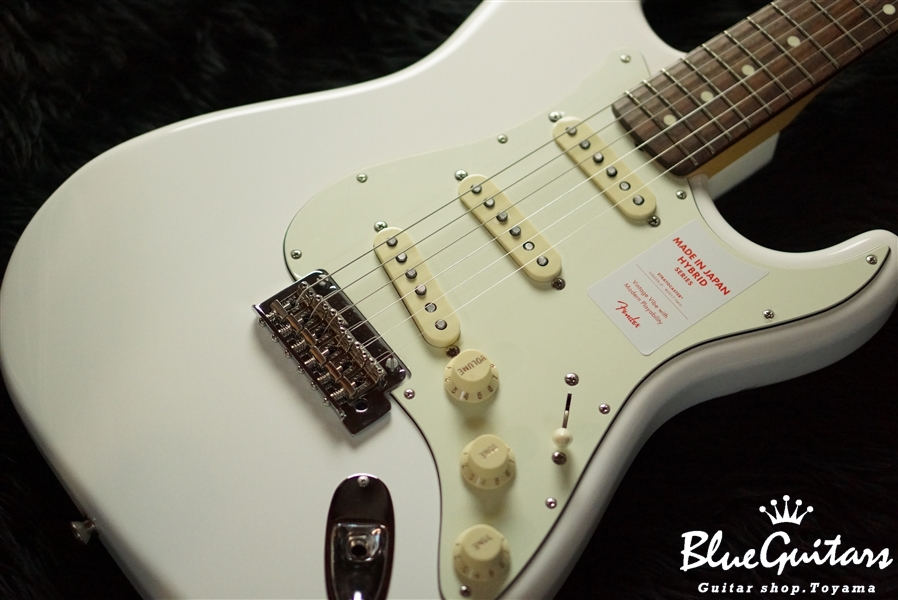 Fender Made In Japan Hybrid 60s Stratocaster - Arctic White | Blue