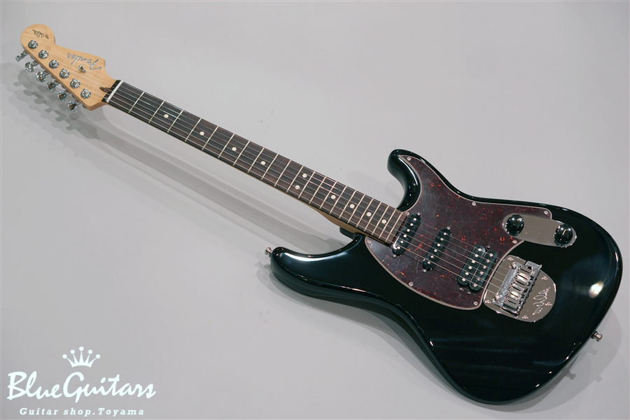 Fender Sergio Vallin Signature Guitar - BLACK | Blue Guitars Online Store