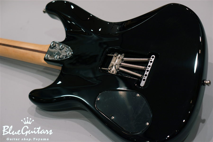 Sergio Vallin Signature Guitar - BLACK