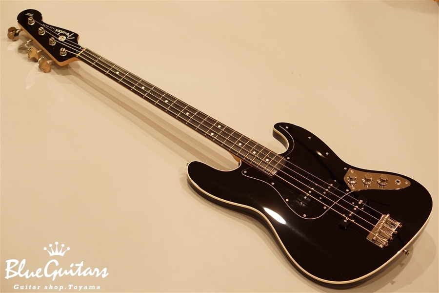 Fender - Japan Exclusive Aerodyne Jazz Bass - Black | Blue Guitars