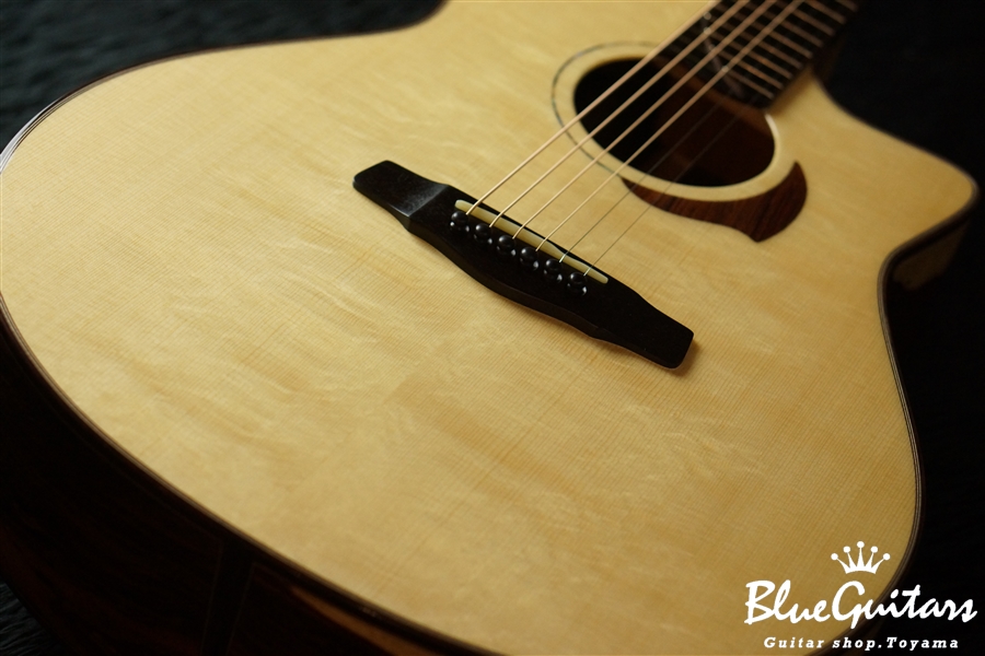 Yokoyama Guitars AR-GC #785 German Spruce & Camatillo | Blue ...