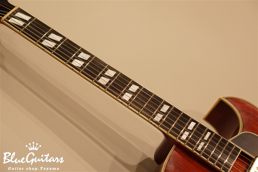 Eastman AR-175CE - Vintage Finish | Blue Guitars Online Store