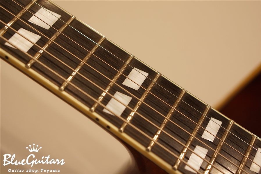 Eastman AR-175CE - Vintage Finish | Blue Guitars Online Store