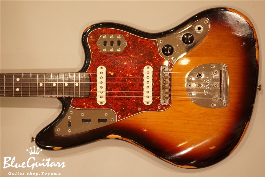 Fender USA American Vintage 1962 Jaguar - 3-Color Sunburst | Blue