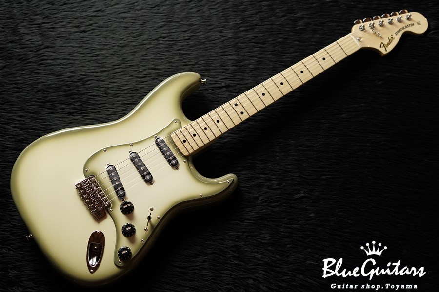 Fender Limited Edition Made in Japan Antigua Stratocaster | Blue