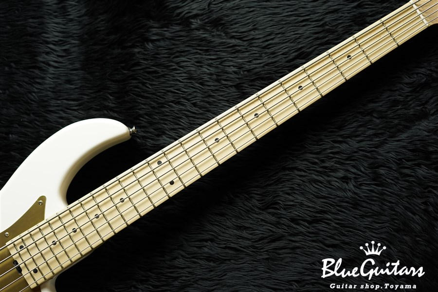 Aria Pro II RSB-618/5 - White | Blue Guitars Online Store