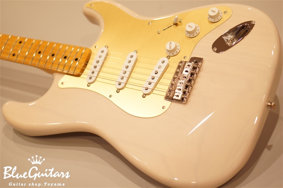 Fender JAPAN ST57-TX/ALG - USB | Blue Guitars Online Store