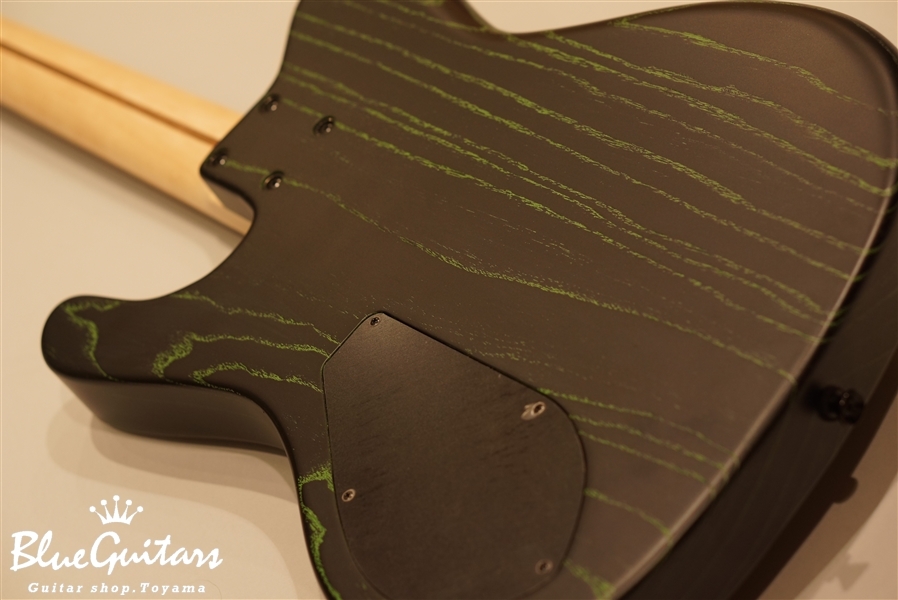 BORDER 7 Strings 666 - Hex Green on Black Background