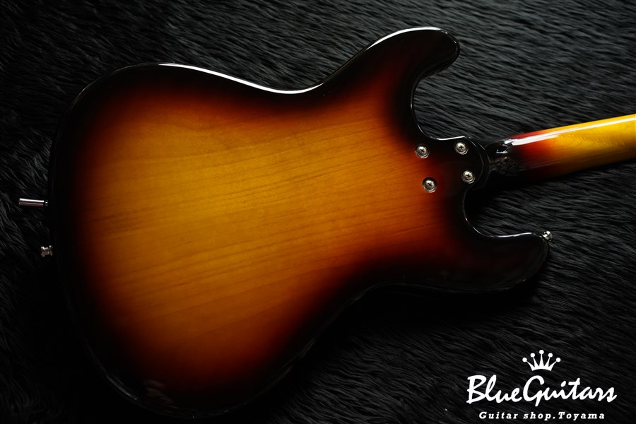 ARIA VM-2001 The Ventures 40th Anniversary model - Sunburst ARIA VM-2001 The Ventures 40th Anniversary model - Sunburst