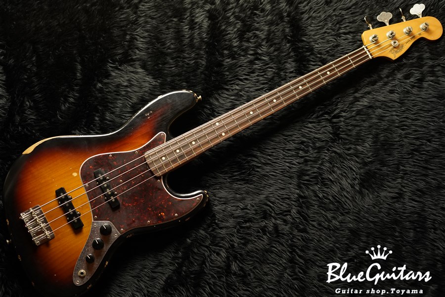 Fender Road Worn 60s Jazz Bass - 3-Color Sunburst | Blue Guitars 