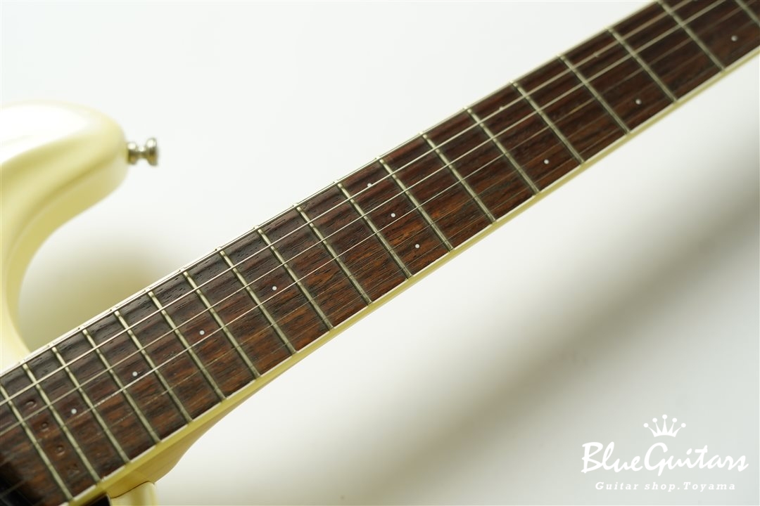Mosrite USA V-64 Reissue - Pearl White | Blue Guitars Online