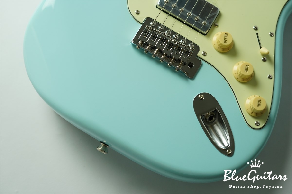 Bacchus BST-2-RSM/R - Pastel Sonic Blue | Blue Guitars