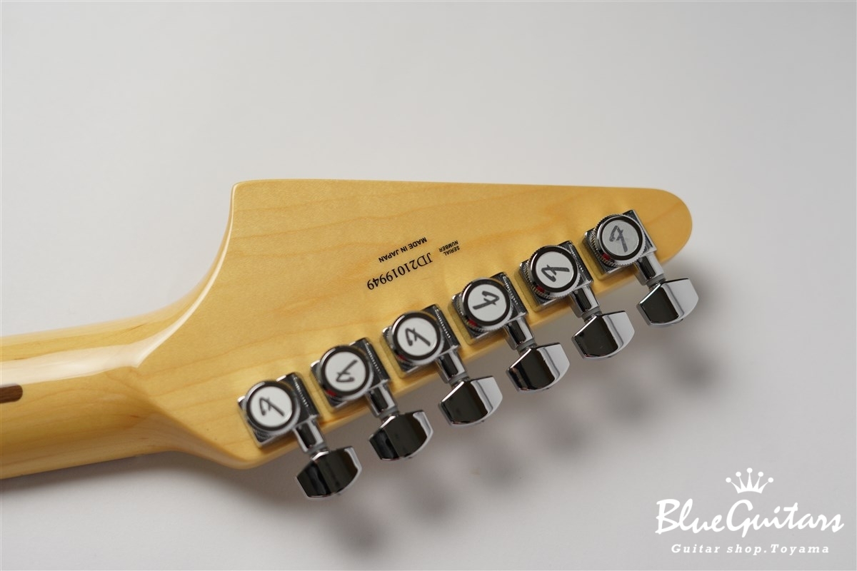 Fender Daiki Tsuneta Swinger   Vintage White   Blue Guitars Online