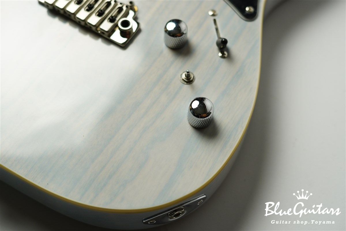 Bacchus TACTICS24-ASH/RSM - White Blonde | Blue Guitars Online Store