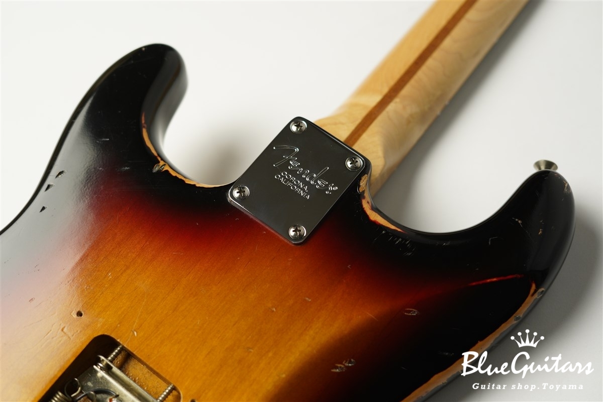Fender Highway One Stratocaster - 3-Color Sunburst | Blue Guitars
