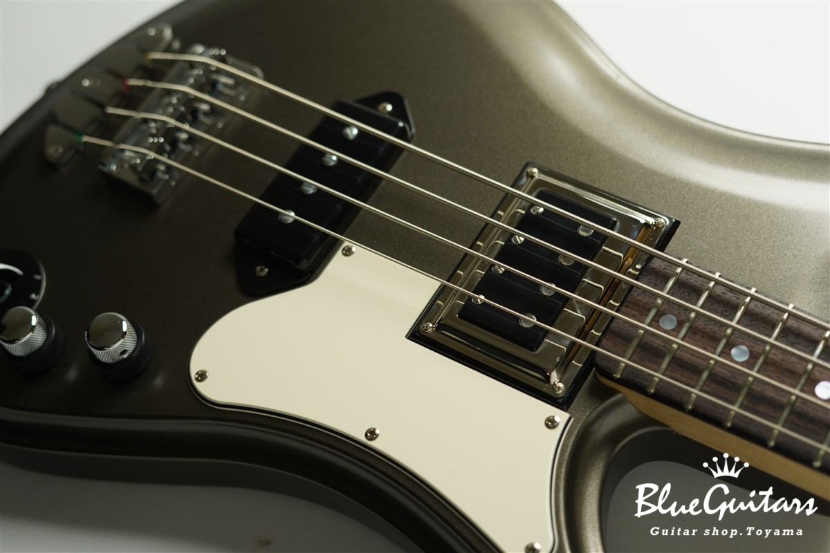 Supreme Collection Stormbreaker Bass - Charcoal Frost Metallic #23023