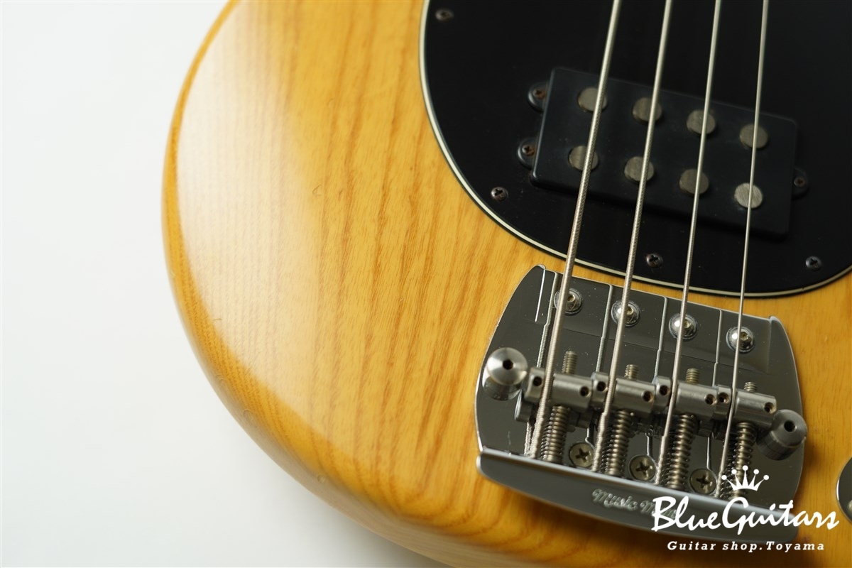 Music Man StingRay Made in USA ナチュラル MUSIC MAN StingRay 4 - Velvet Natural | Blue Guitars Online Store