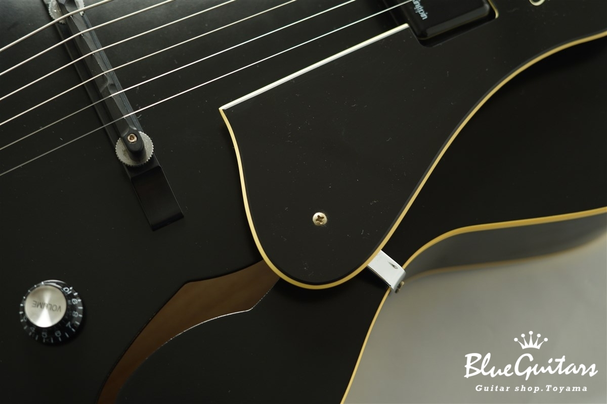 Godin 5th Avenue Kingpin P-90 - Black | Blue Guitars Online Godin 5th Avenue Kingpin P-90 - Black | Blue Guitars Online