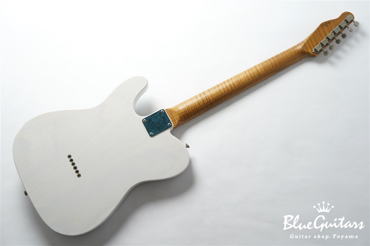 Model T. #208 Light Aged - White Blonde with Blue