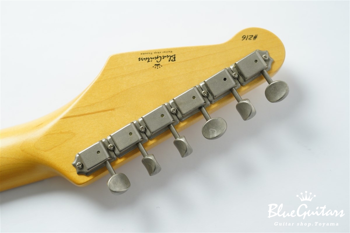 Model S. #216 Light Aged - White Blonde with Blue