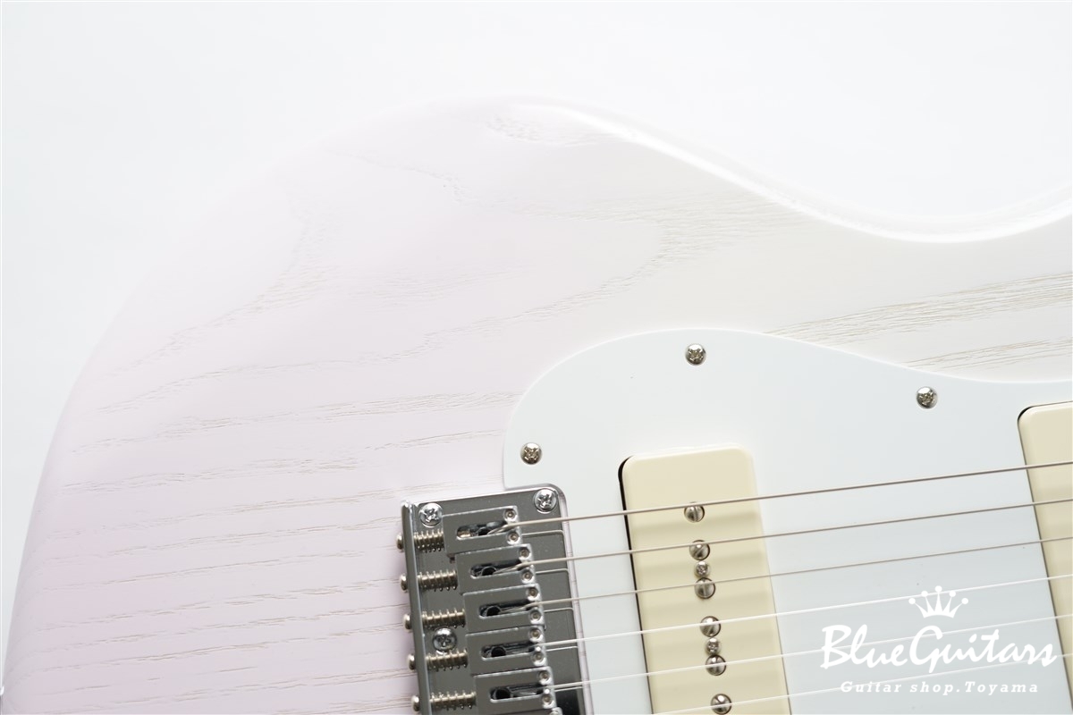 ギター sana Kanade SOUND DESIGN Amico-HTB-AS - Sakura White | Blue Guitars