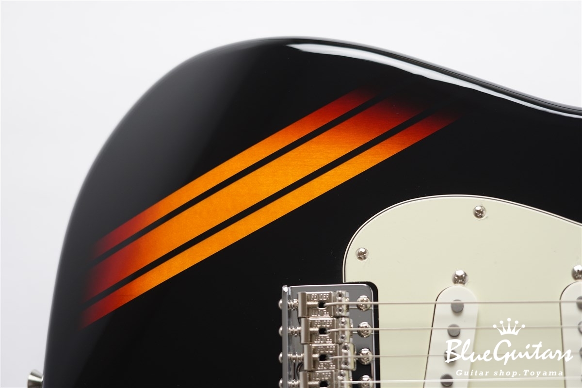 Made in Japan Traditional 2025 Collection ’60s Stratocaster - Competition Black / 3-Color Sunburst