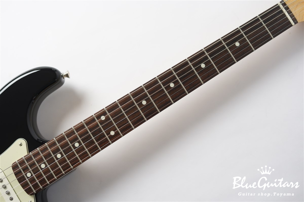 Made in Japan Traditional 2025 Collection ’60s Stratocaster - Competition Black / 3-Color Sunburst