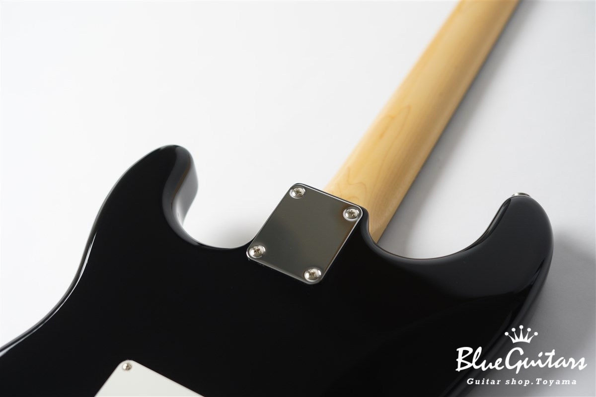 Made in Japan Traditional 2025 Collection ’60s Stratocaster - Competition Black / 3-Color Sunburst