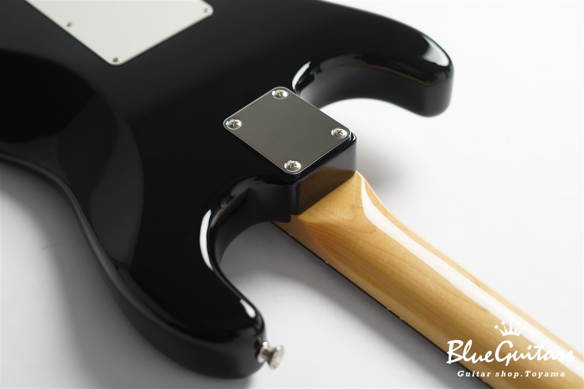 Made in Japan Traditional 2025 Collection ’60s Stratocaster - Competition Black / 3-Color Sunburst