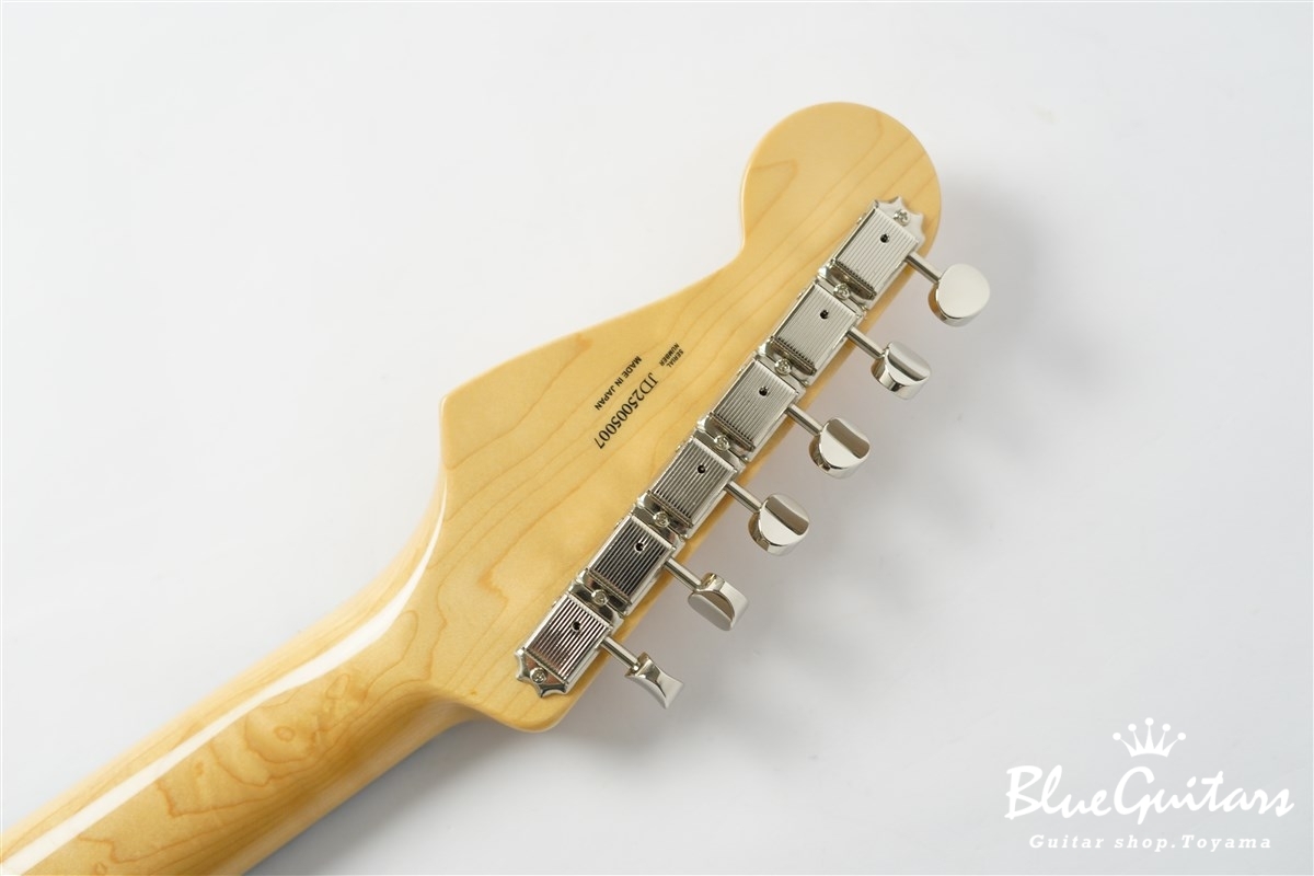 Made in Japan Traditional 2025 Collection ’60s Stratocaster - Competition Black / 3-Color Sunburst