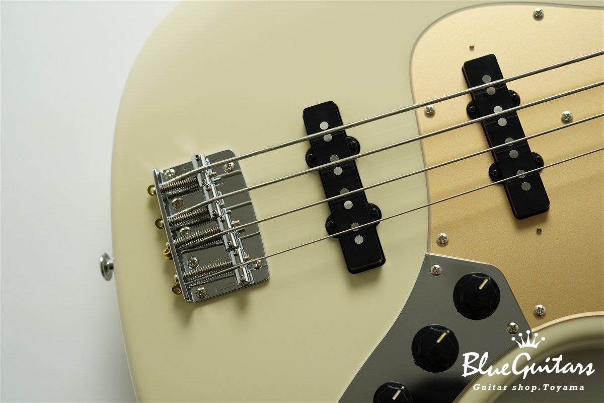 MJ1-STD/R - OWH w/ Acrylic Gold Pickguard