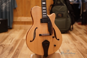 Arcus Thinbody Archtop - Nature