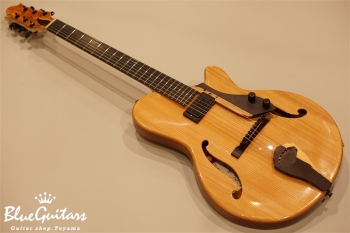 Arcus Thinbody Archtop - Tosa Cedar / Spanish Cedar