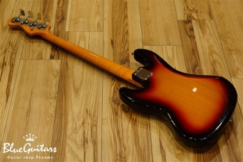 1999年製 American Vintage 1962 Jazz Bass 3Knobs - 3 Color Sunburst