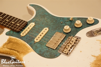 Model S. #010 Heavy Aged - Olympic White with Orii Blue