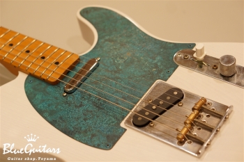 Model T. #002 Light Aged - White Blonde with Orii Blue