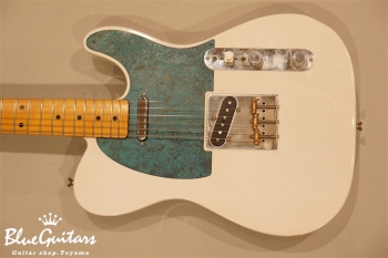 Model T. #002 Light Aged - White Blonde with Orii Blue