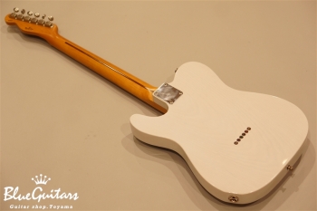 Model T. #002 Light Aged - White Blonde with Orii Blue