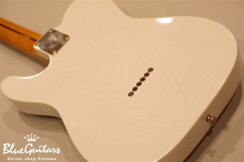 Model T. #002 Light Aged - White Blonde with Orii Blue