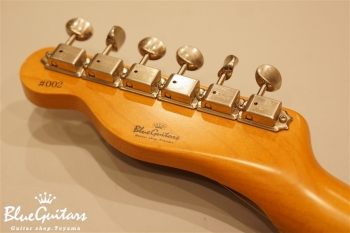 Model T. #002 Light Aged - White Blonde with Orii Blue