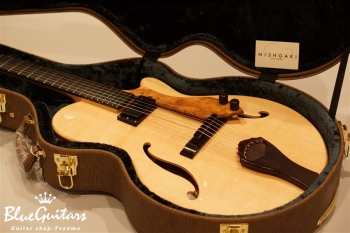 Arcus Thinbody Archtop - Amber Nature