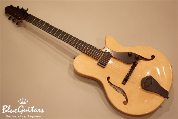 Arcus Thinbody Archtop - Spruce/Mahogany