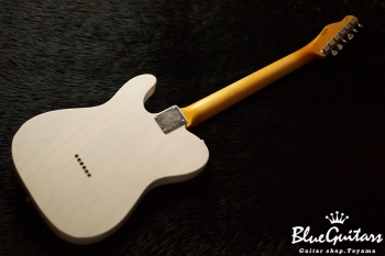 Model T. #014 Light Aged - White Blonde with Orii Blue