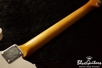 Model T. #014 Light Aged - White Blonde with Orii Blue